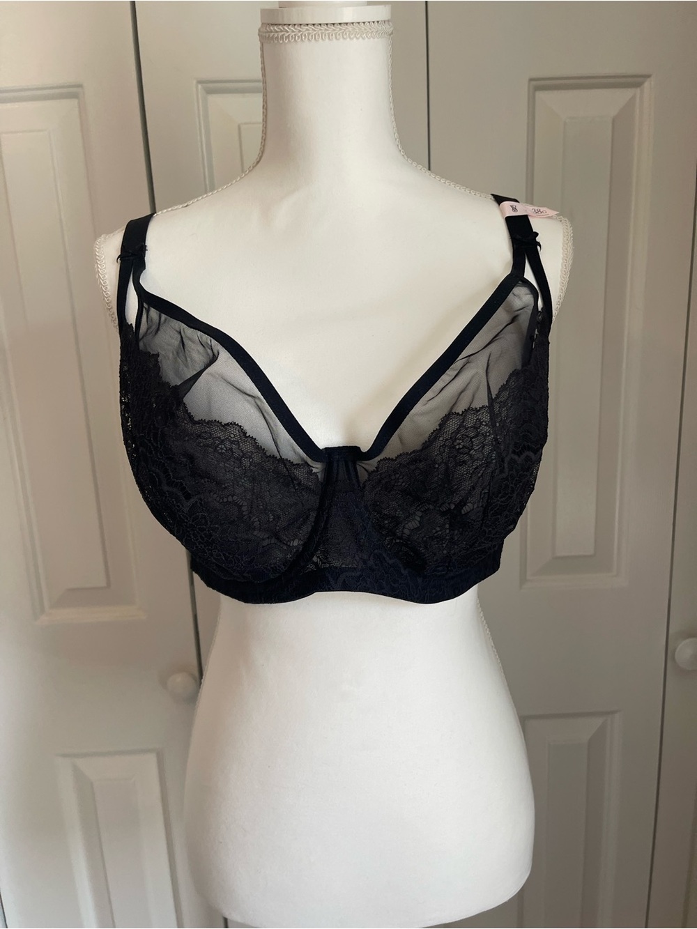 VS Black Lace Unlined Underwire Bra